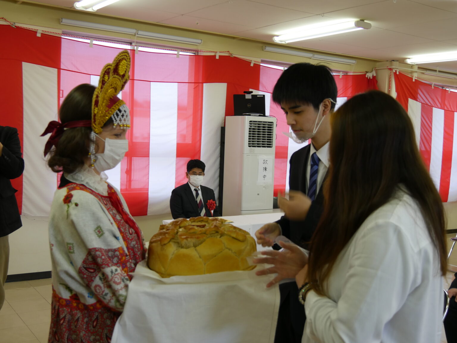 ロシア極東連邦総合大学函館校                                                                                令和４年度入学式が行われました